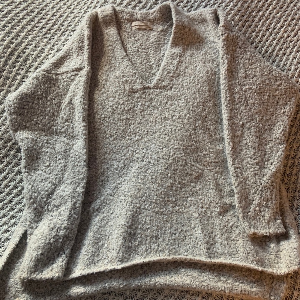 🔆Moving Sale 20% Off 🔆UO Pullover V-Neck Sweater